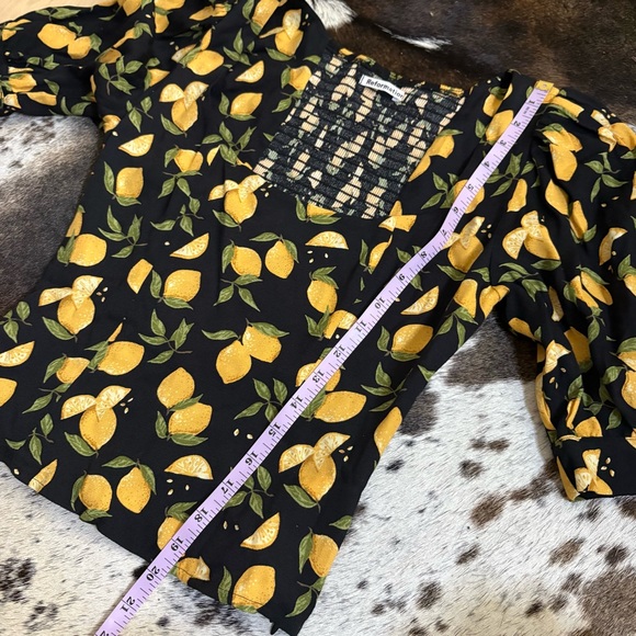 REFORMATION Cave Top‎ Lemon Drop Smocked Puff Sleeve Size 4 - Picture 8 of 8